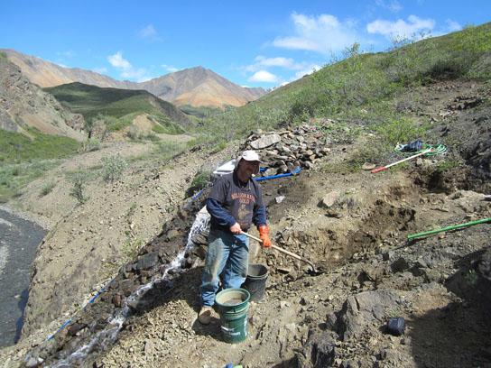 Metal detectorist Chris Ralph prospecting