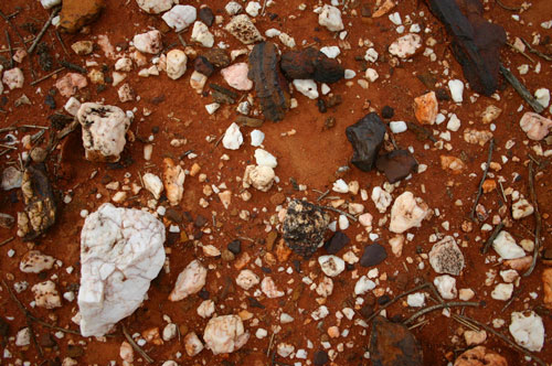 Mineralized ground covered with hot rocks making gold prospecting difficult with a metal detector